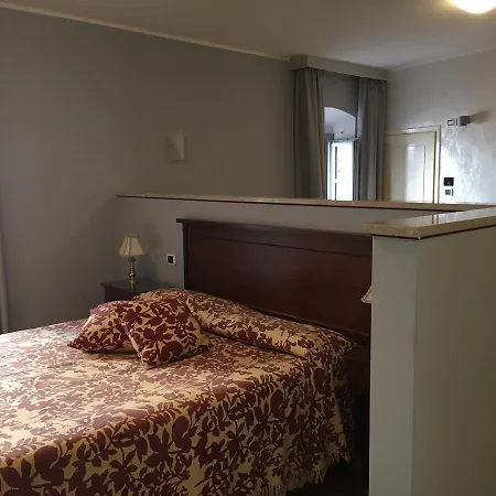 Alessi Trattoria Hotel 3*